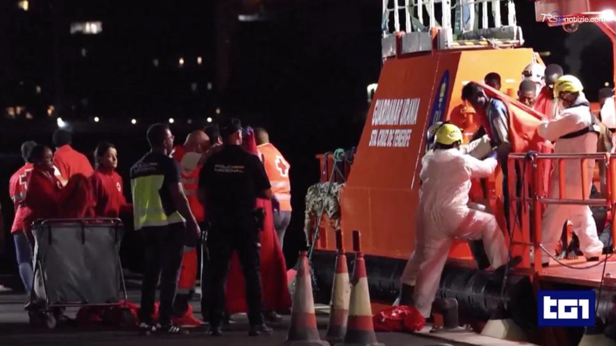 Caicco alla deriva per 27 giorni dal Gambia alle Canarie: oltre 80 morti o dispersi