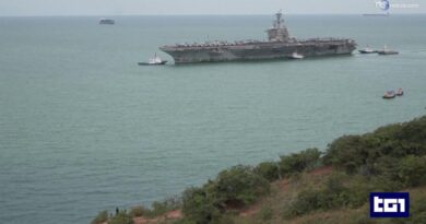 La portaerei Usa Abraham Lincoln attracca in Thailandia dopo un record di 264 giorni in mare