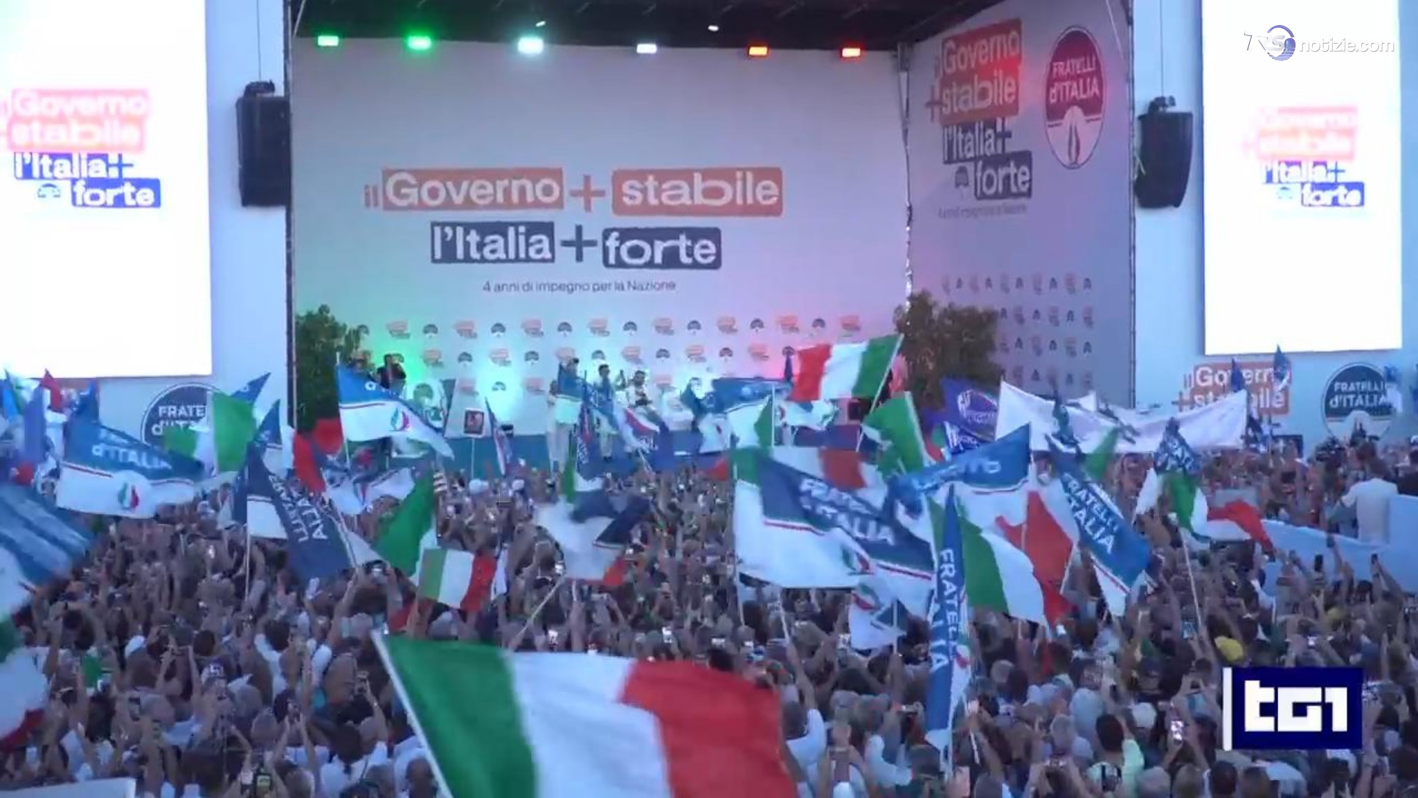 Meloni: “Non ho mollato e non mollerò mai”, applausi alla festa organizzata da FdI
