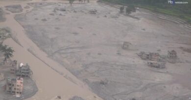 In volo sulla ferita aperta del Nepal, il fango ha inghiottito tutto