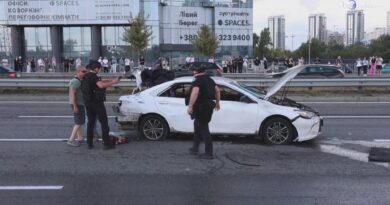 Zelensky propone una tregua aerea per la missione USA, ma un drone russo colpisce l'SBU a Kiev
