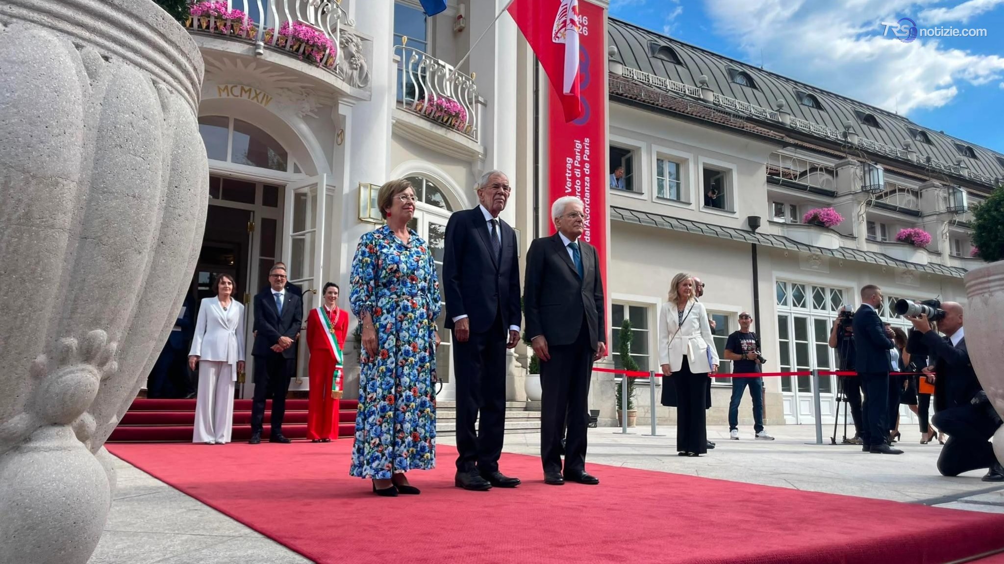 Mattarella: non si è stranieri a casa propria