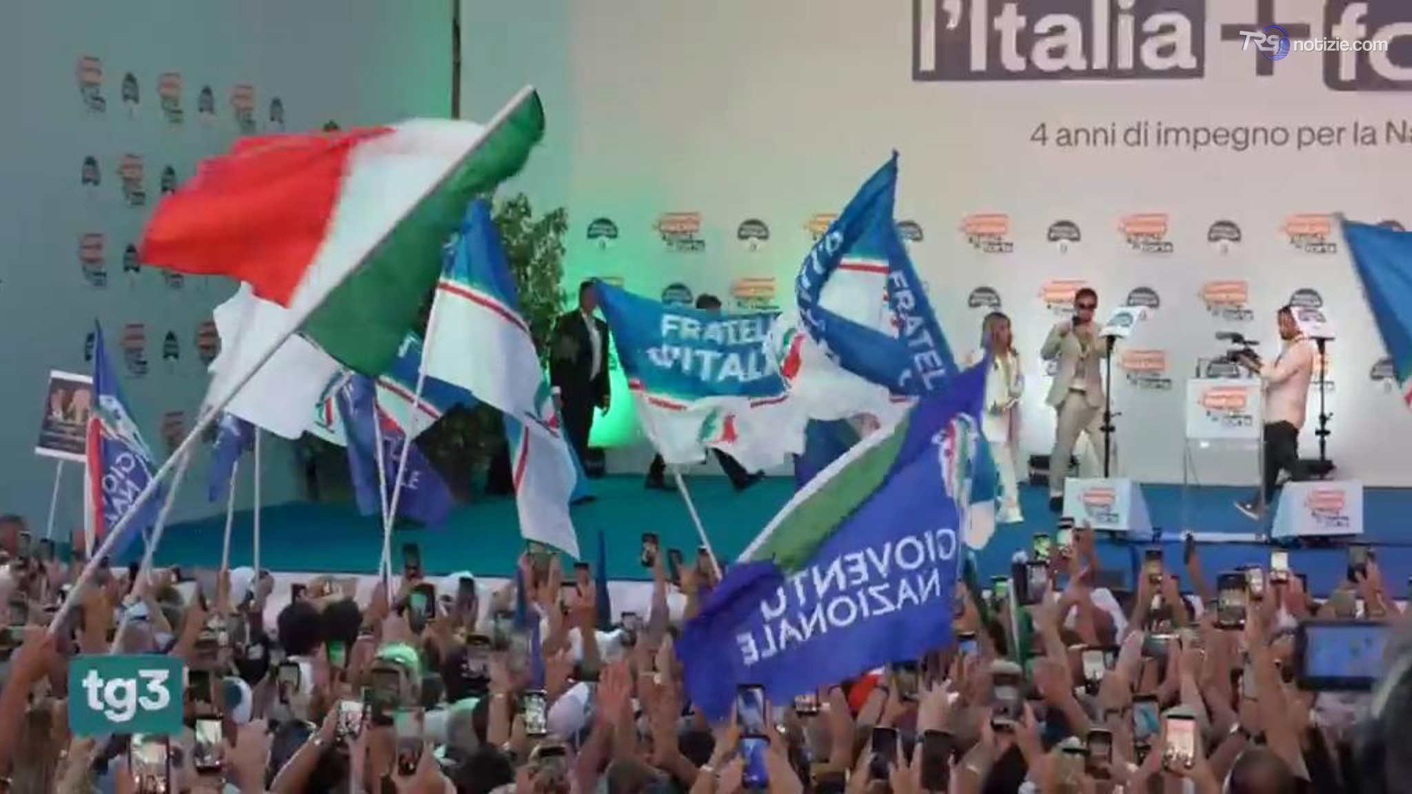 Vannacci agita il centrodestra, FdI chiude: “Mai alleati con chi parla bene di Putin”