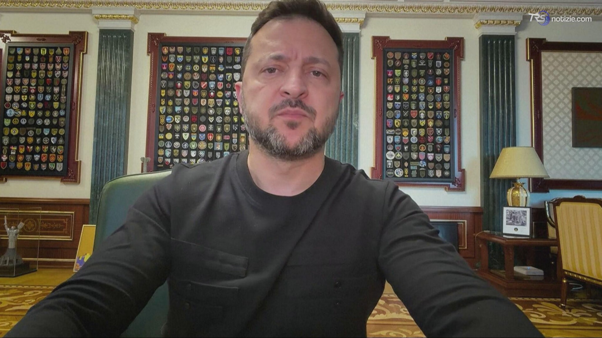 Zelensky: nodo territori spetta a leader