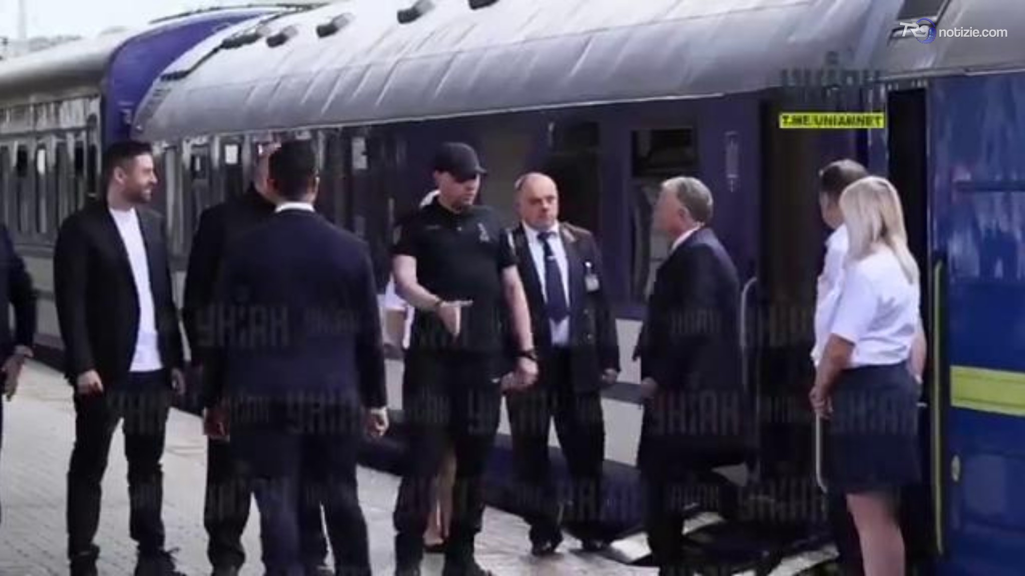L’arrivo di Witkoff e Kushner a Kiev con “l’Espresso della pace”, accolti da Umerov