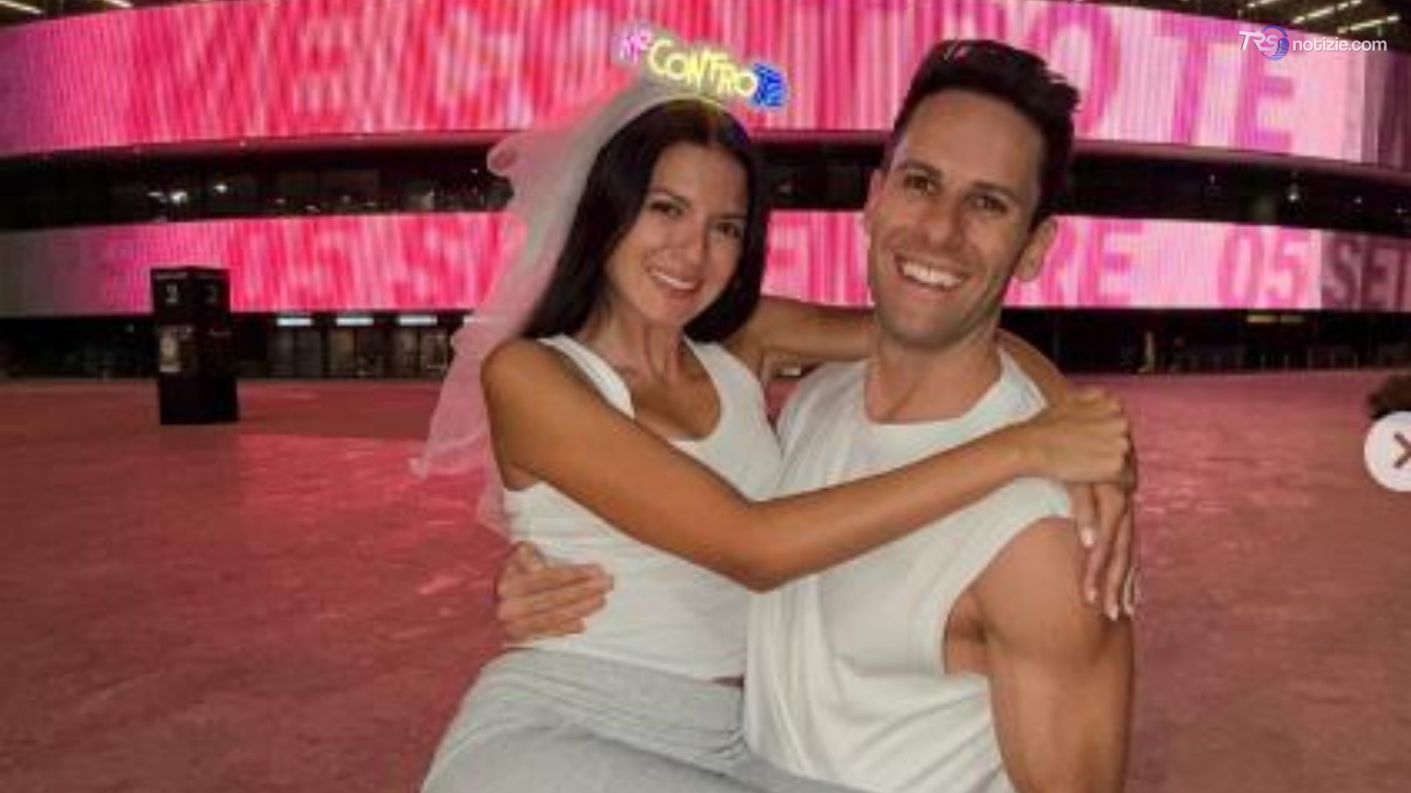 I “Me conto Te” diventano “Noi”. ll matrimonio di Luì e Sofì davanti a 6mila fan: il sì diventa show