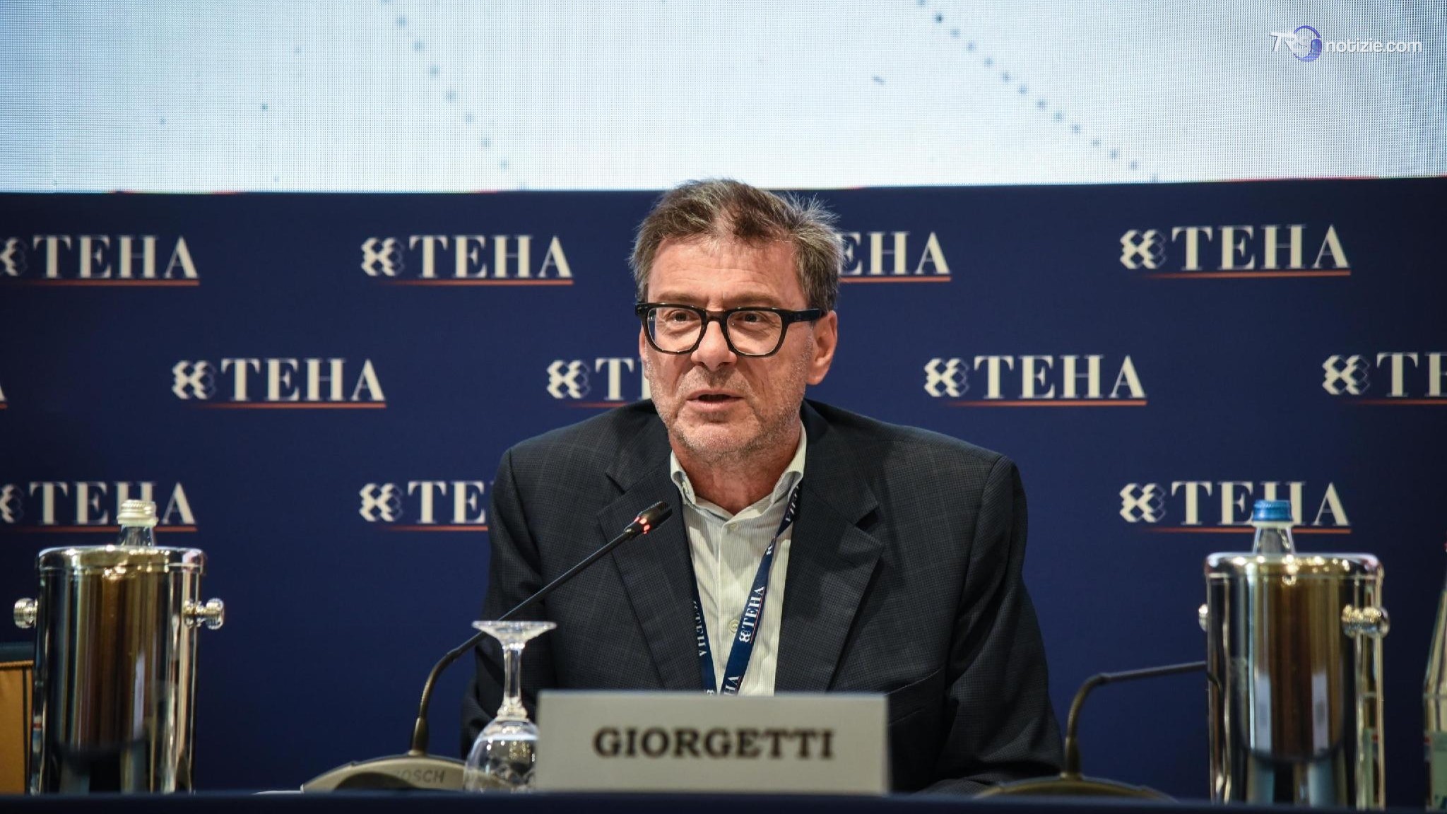 Giorgetti: “Pil verso l’1%, non siamo stati dei fenomeni ma la barca galleggia”