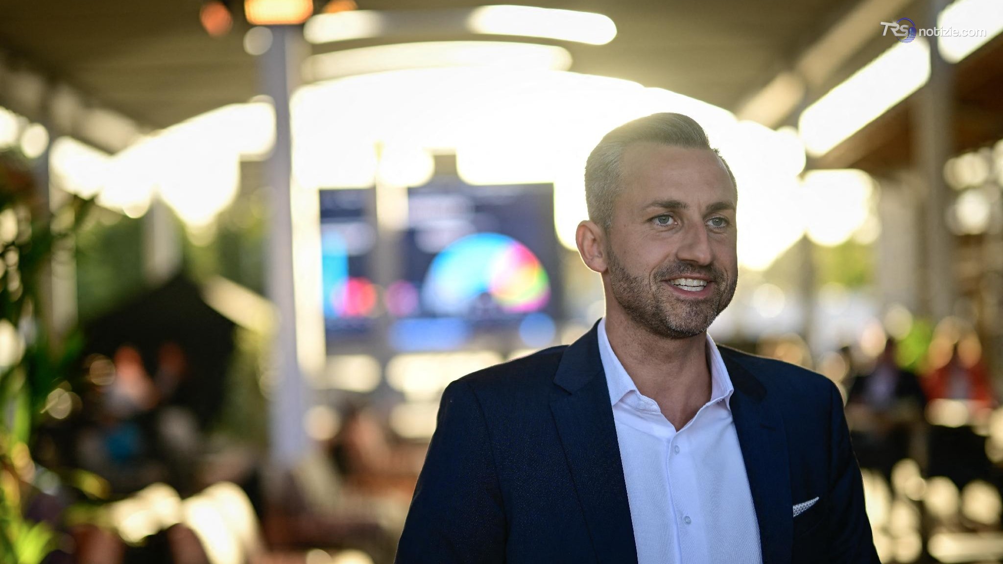 Ulrich Siegmund, sorrisi, social e linea dura: chi è il nuovo volto dell’AfD