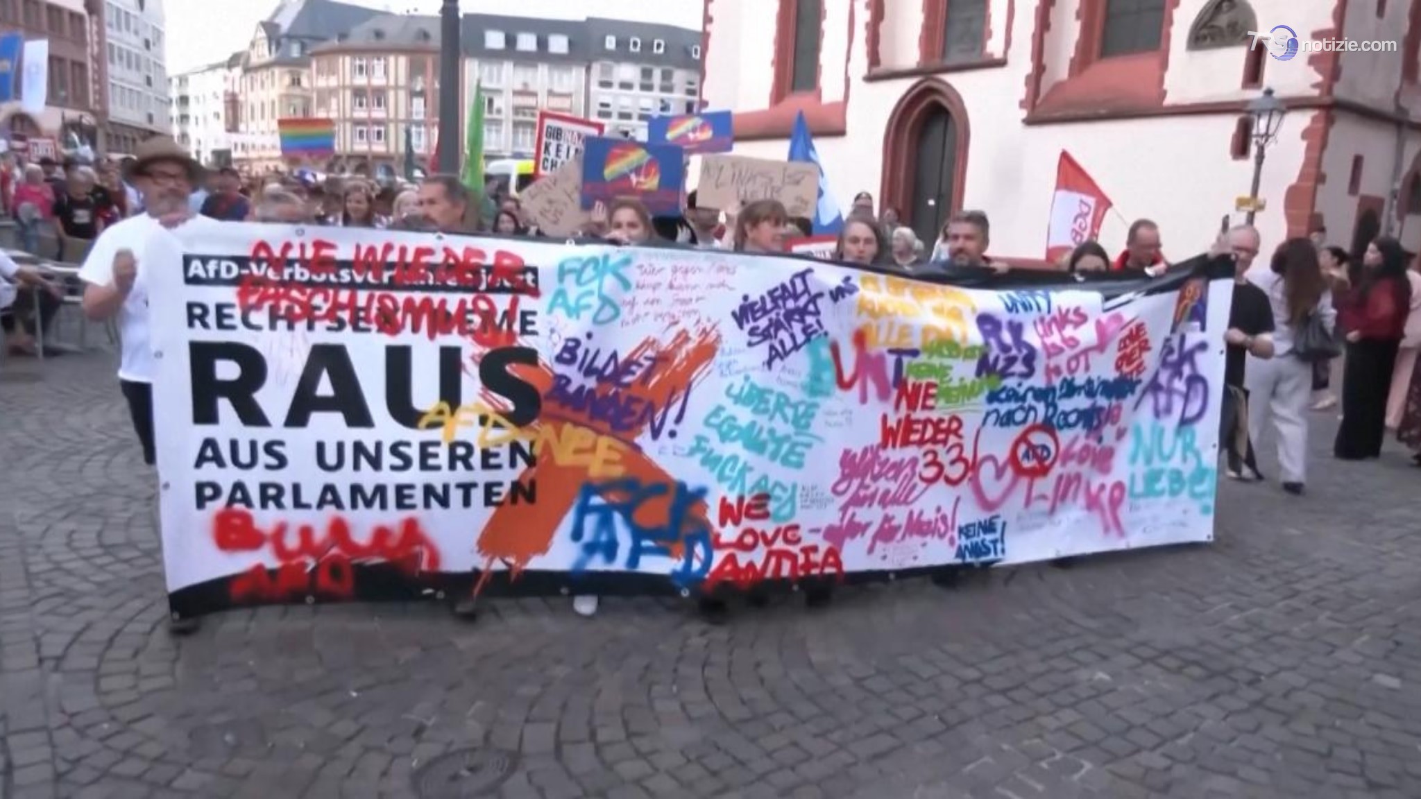 Proteste a Francoforte e Berlino dopo il voto in Sassonia Anhalt