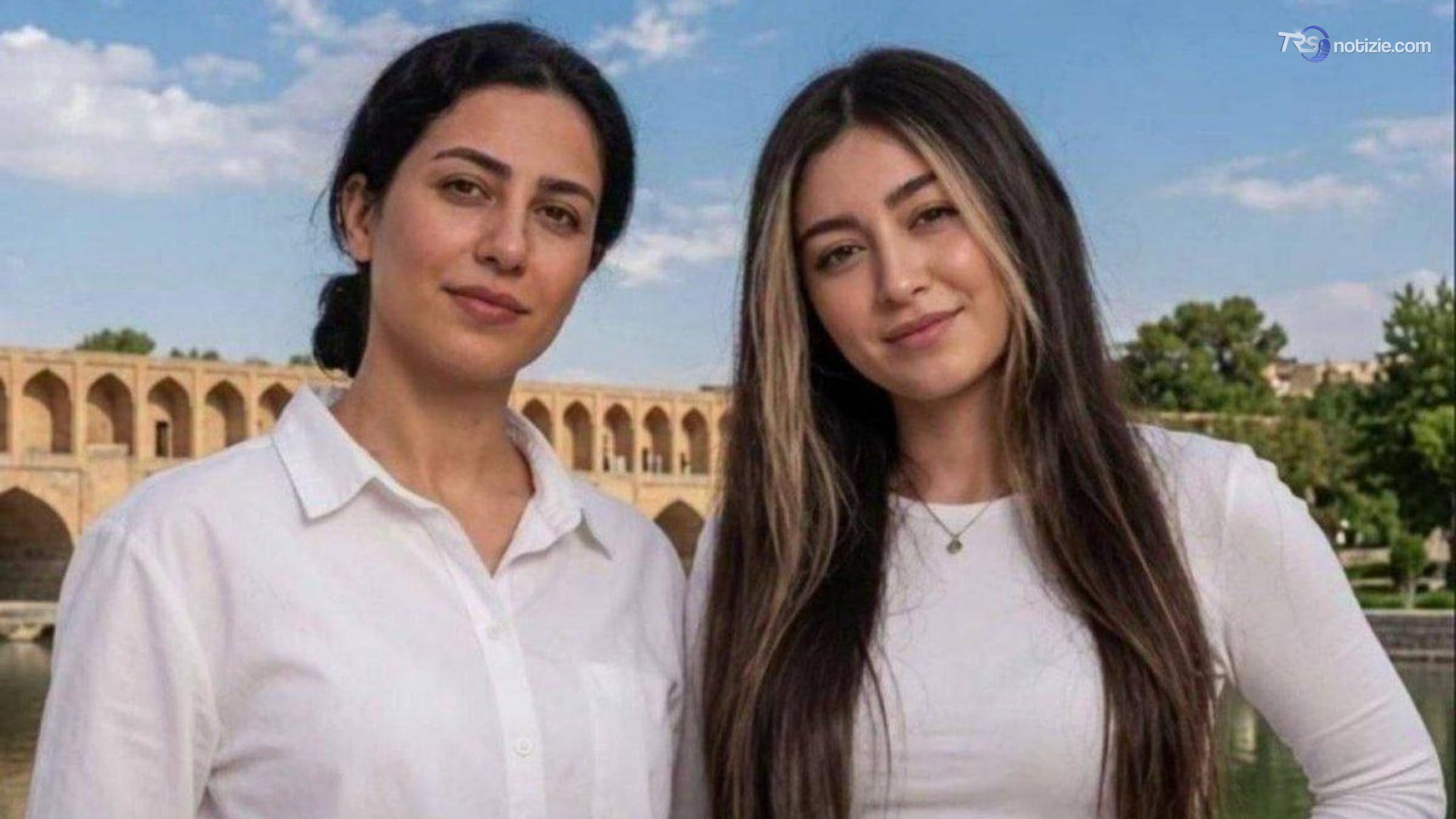 Iran, due gemelle arrestate e picchiate, una rischia l’impiccagione