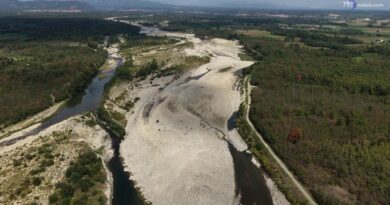 Il fiume Sesia irriconoscibile: drone mostra i danni della siccità record