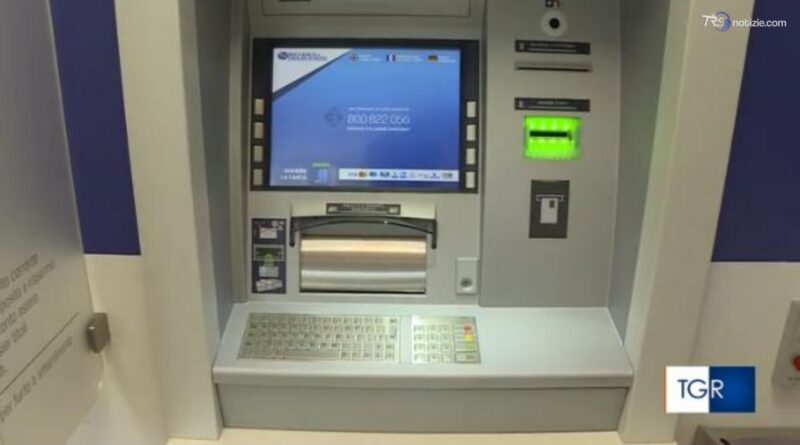 Ordigno allo sportello Atm a Lentini, assalto fallito