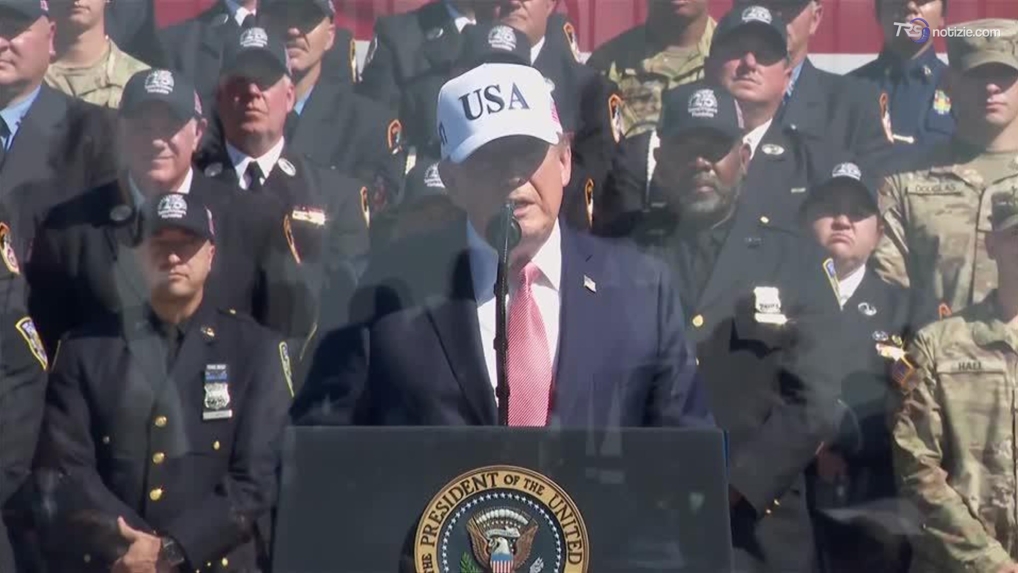 Trump ricorda i vigili del fuoco dell’11 settembre: “Eroi immortali, che mai dimenticheremo”
