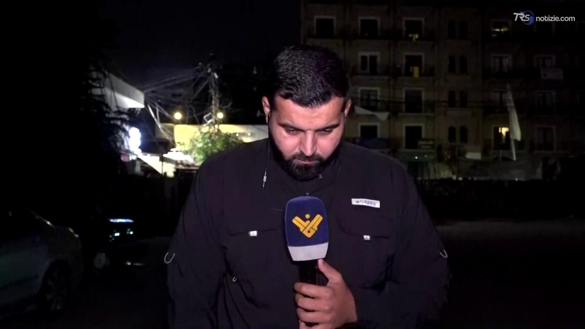 Libano, l’esplosione in diretta, il reporter si getta a terra: feriti due giornalisti