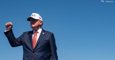 Trump firma la legge che impone sanzioni alla Russia, previsti anche dazi sul petrolio