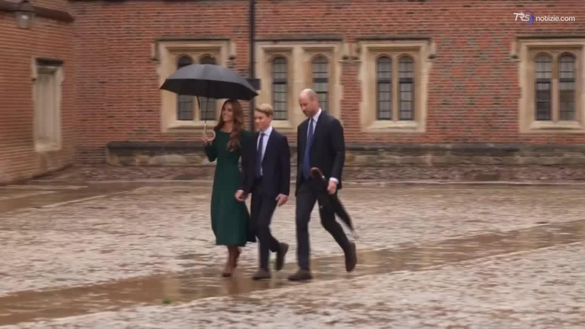 Primo giorno di scuola per il principe George al prestigioso Eton College