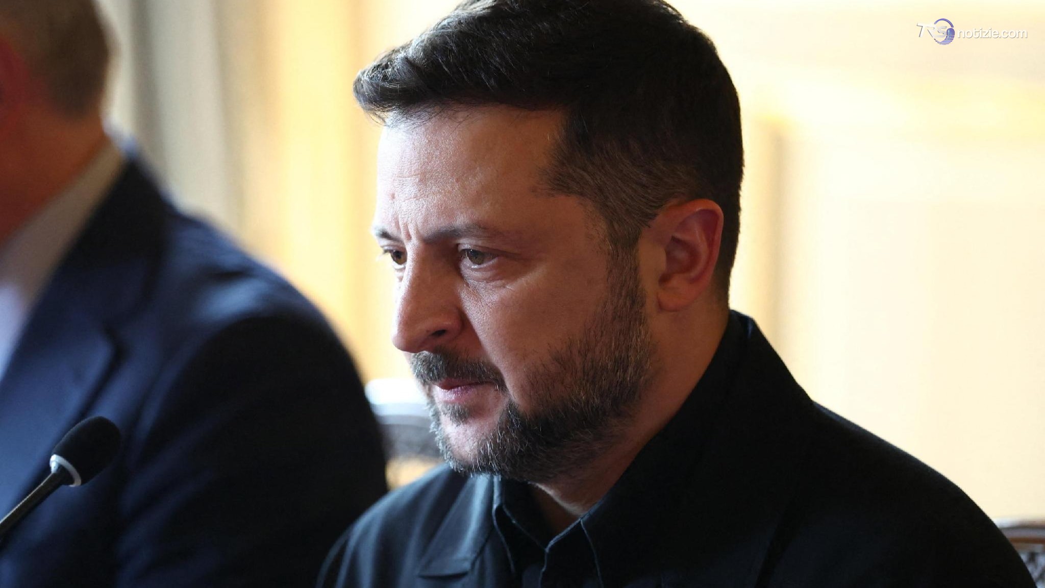 Aereo di Zelensky sfiorato da un drone