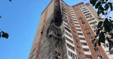 Drone russo su un edificio di 24 piani nella capitale Kiev: 6 feriti
