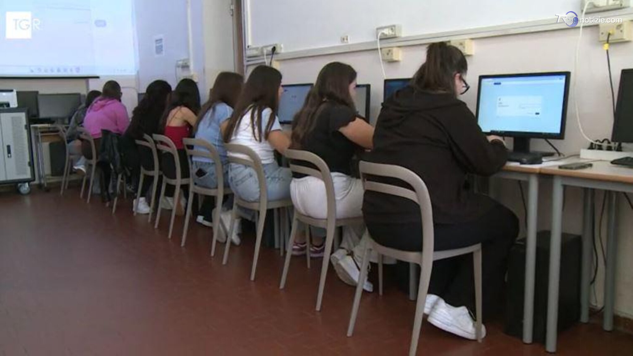Scuola: l'inverno demografico cancella trecento classi