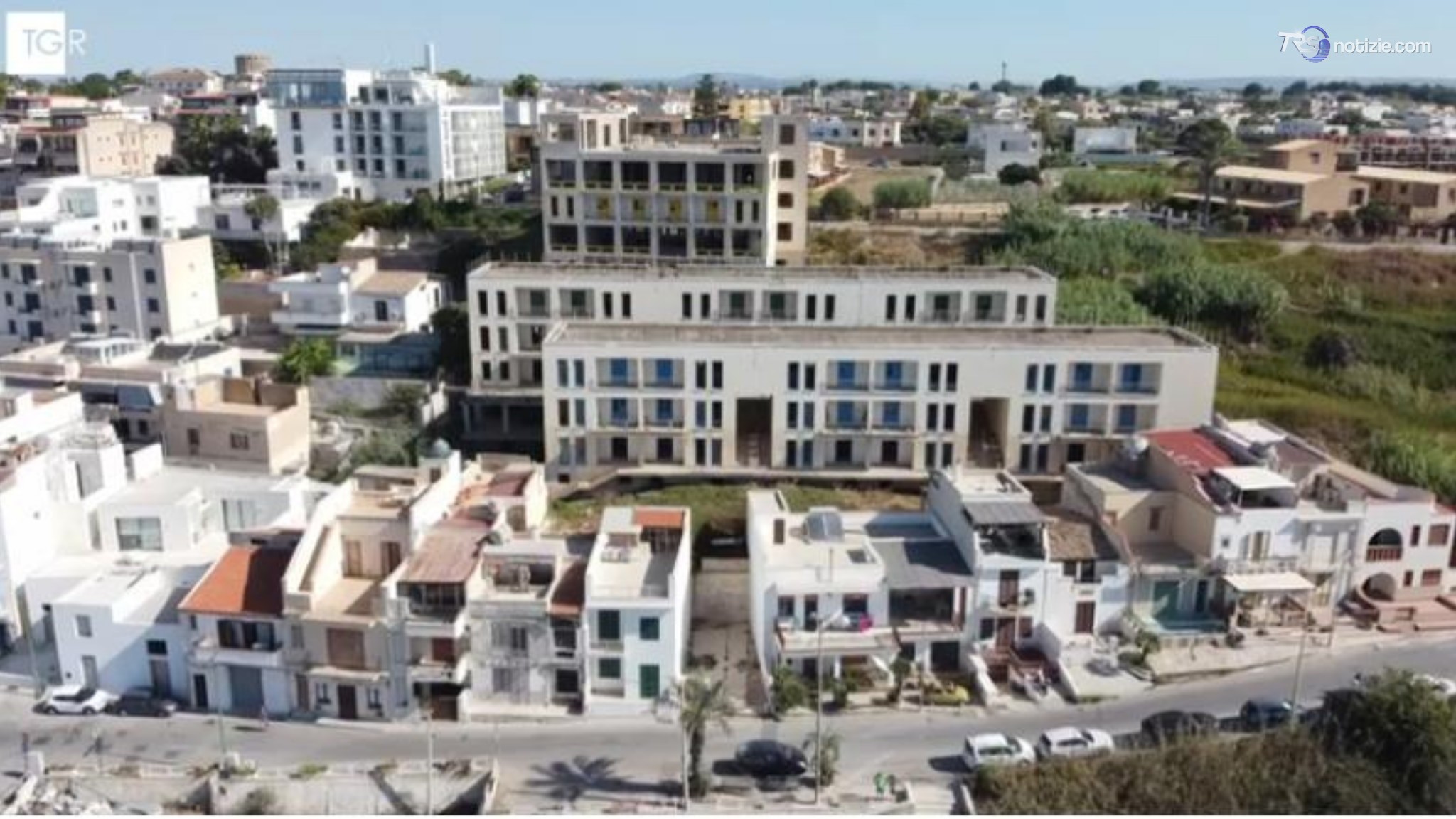 L'ecomostro di Marinella di Selinunte, il Tar ne ha ordinato la demolizione