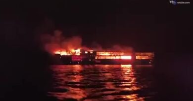 Le fiamme altissime illuminano il mare delle Filippine: strage sul traghetto