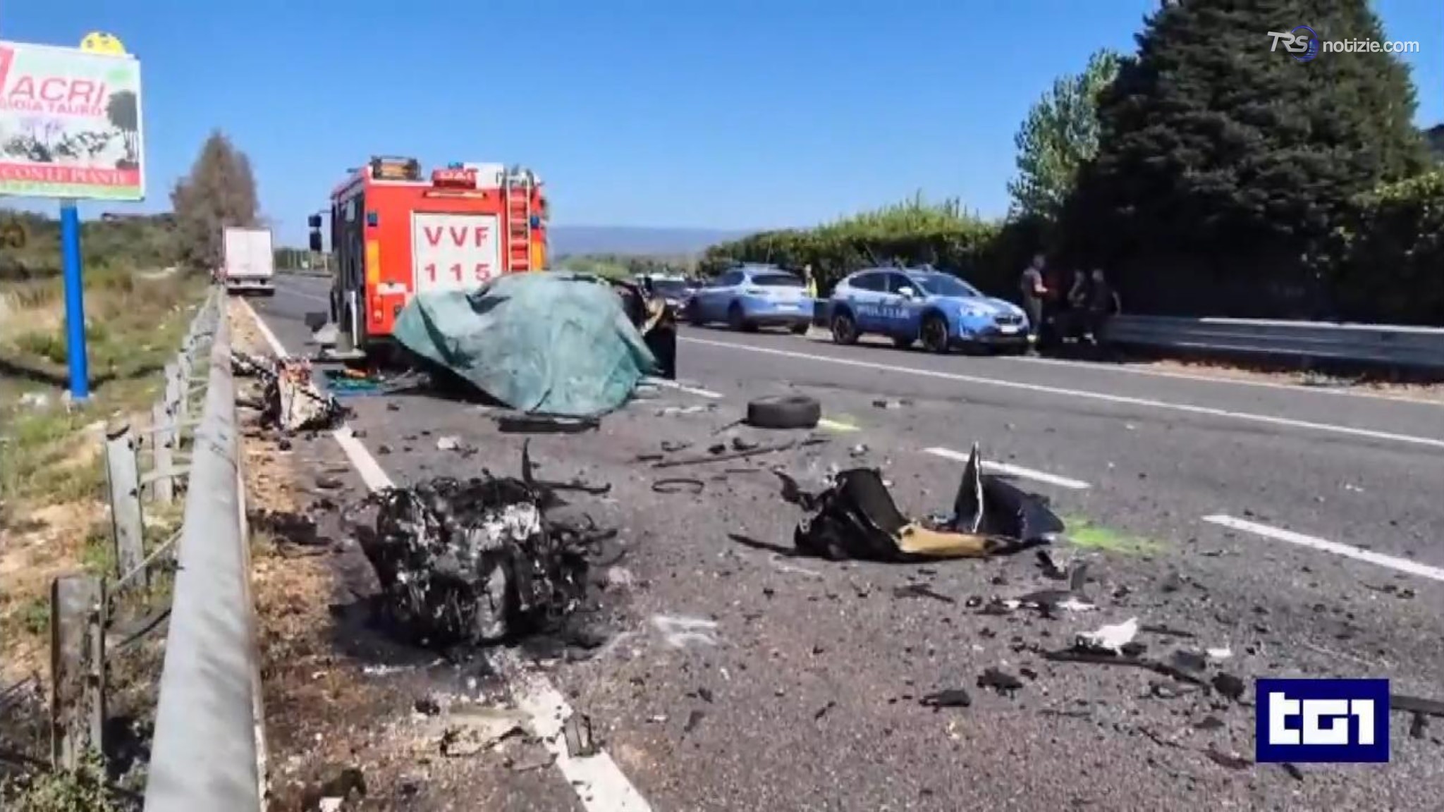 Strage all’alba sulle strade della Calabria: morti in un incidente padre e le figlie di 14 e 8 anni