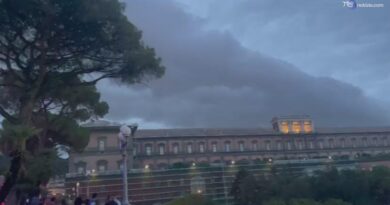 Volley, nuvole su Piazza del Plebiscito: si gioca fino a quando possibile