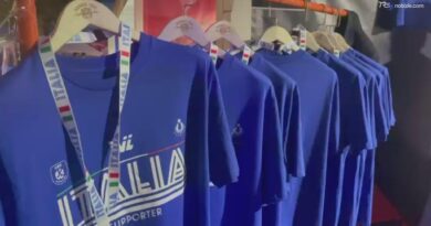 Volley, a Napoli tutti pazzi per le maglie azzurre prima di Italia-Svezia