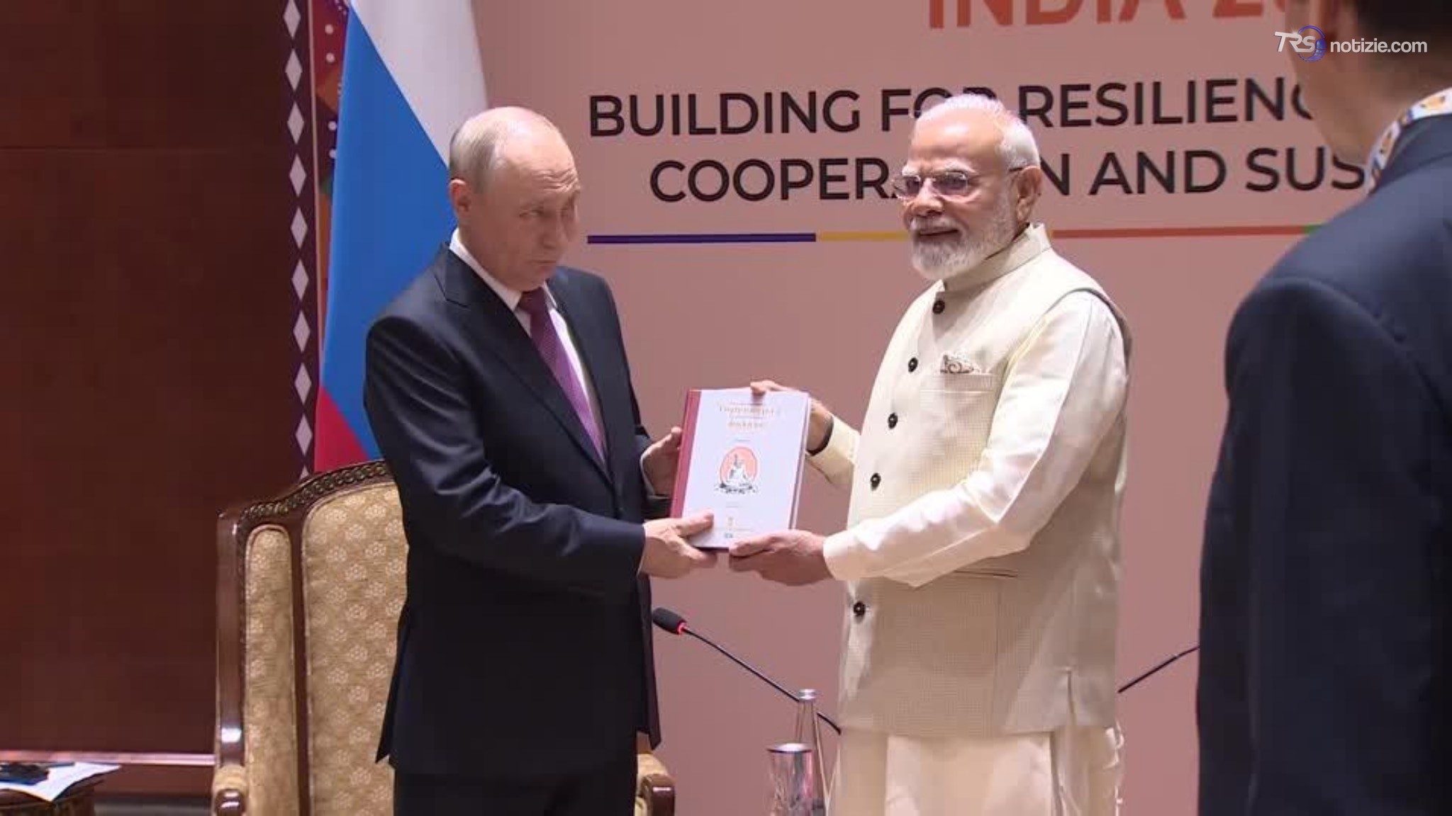 Modi riceve Putin alla vigilia dell'apertura del summit BRICS di New Dehli
