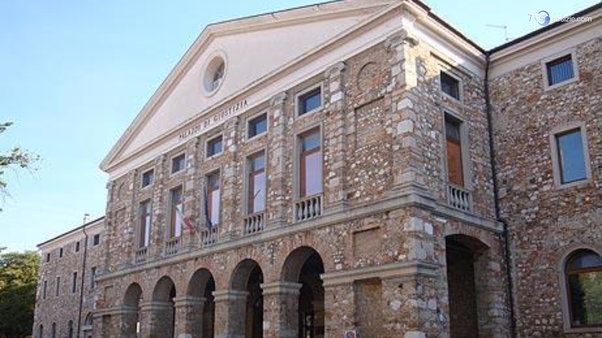 Udine, in tribunale assale l'ex compagna