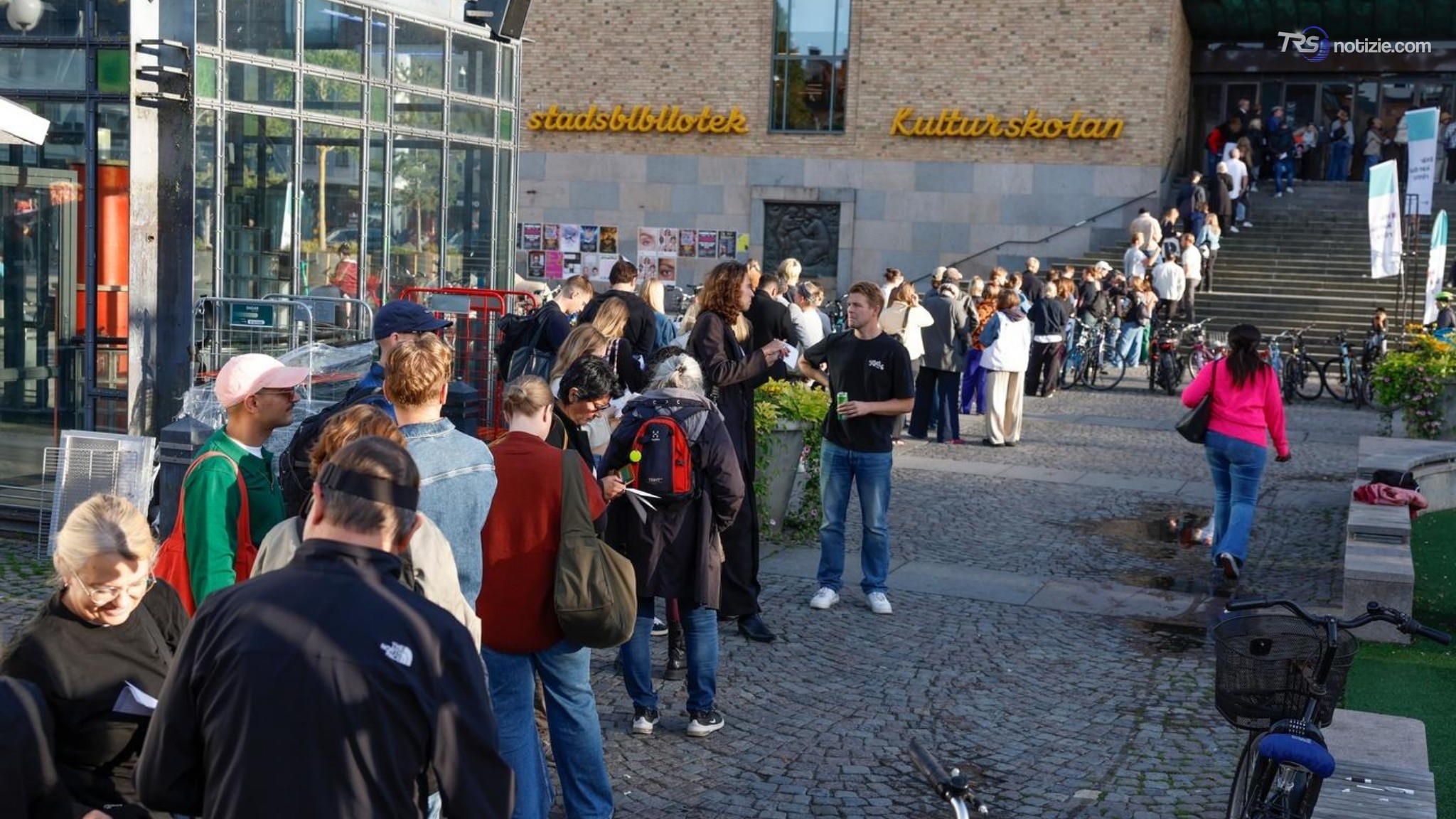 La Svezia va al voto: urne aperte e esito incerto. Sondaggi: gli ultranazionalisti al 20%