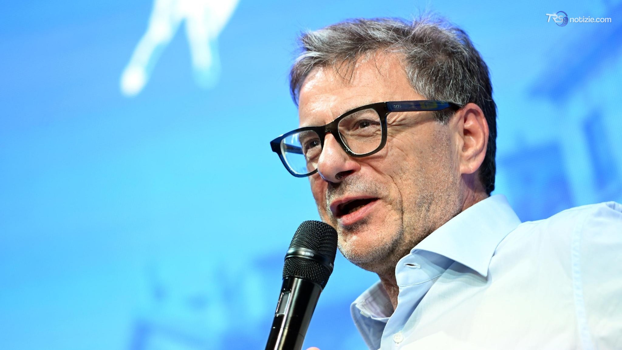 Giorgetti: rialzo tassi, attenti a debito