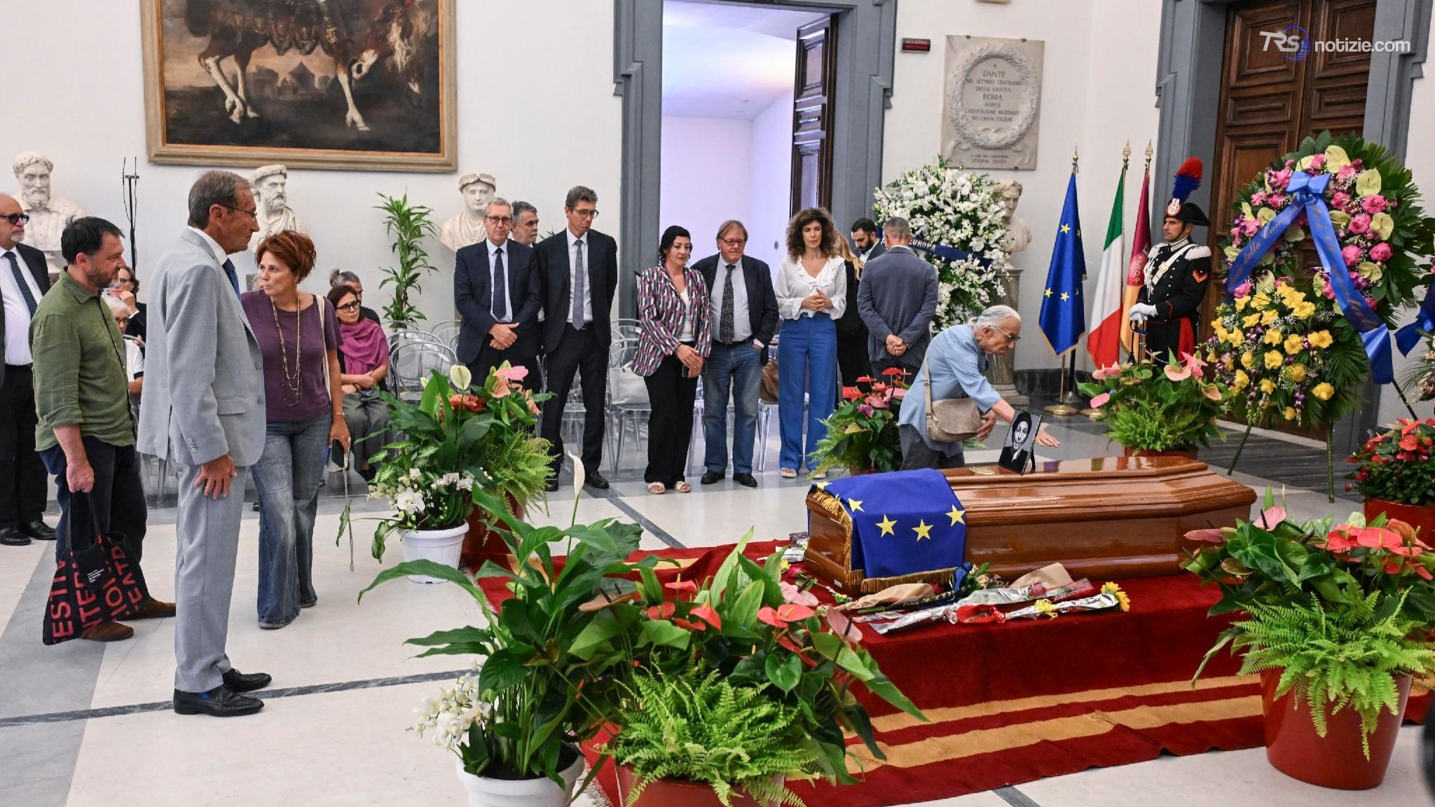 L'ultimo saluto a Emma Bonino: le voci delle donne che le hanno reso omaggio