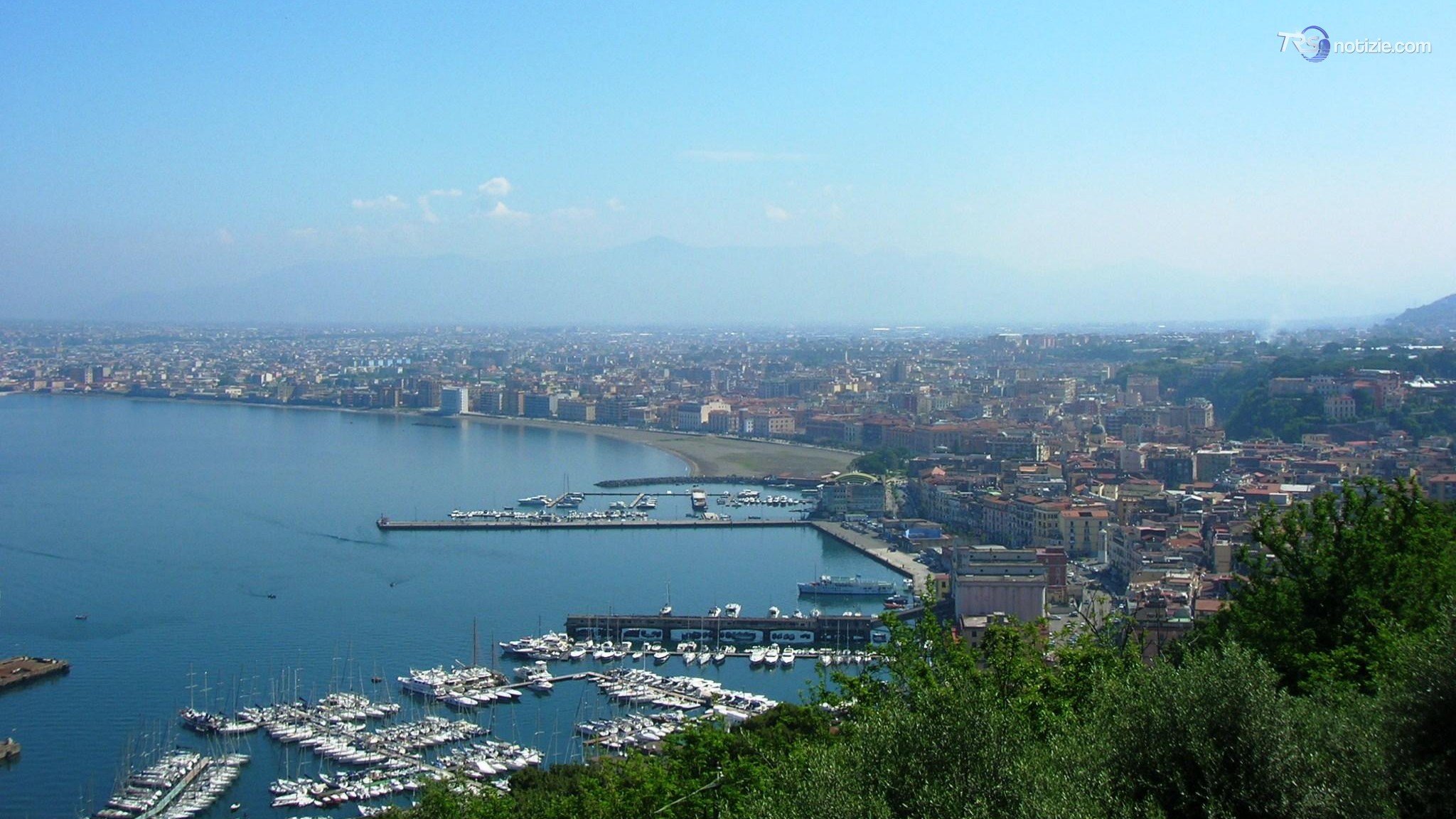 Castellammare di Stabia, sequestrata e violentata per ore ragazza conosciuta sui social