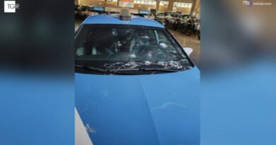 Blitz della Polizia nel rione Falsomiele dopo il ferimento di otto agenti