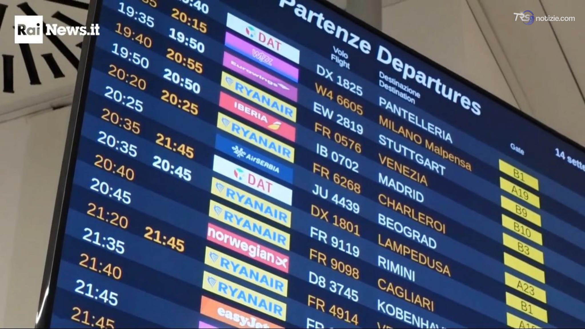 La rabbia dei viaggiatori: "Autobus in sostituzione da Palermo a Catania? Non ce ne sono"
