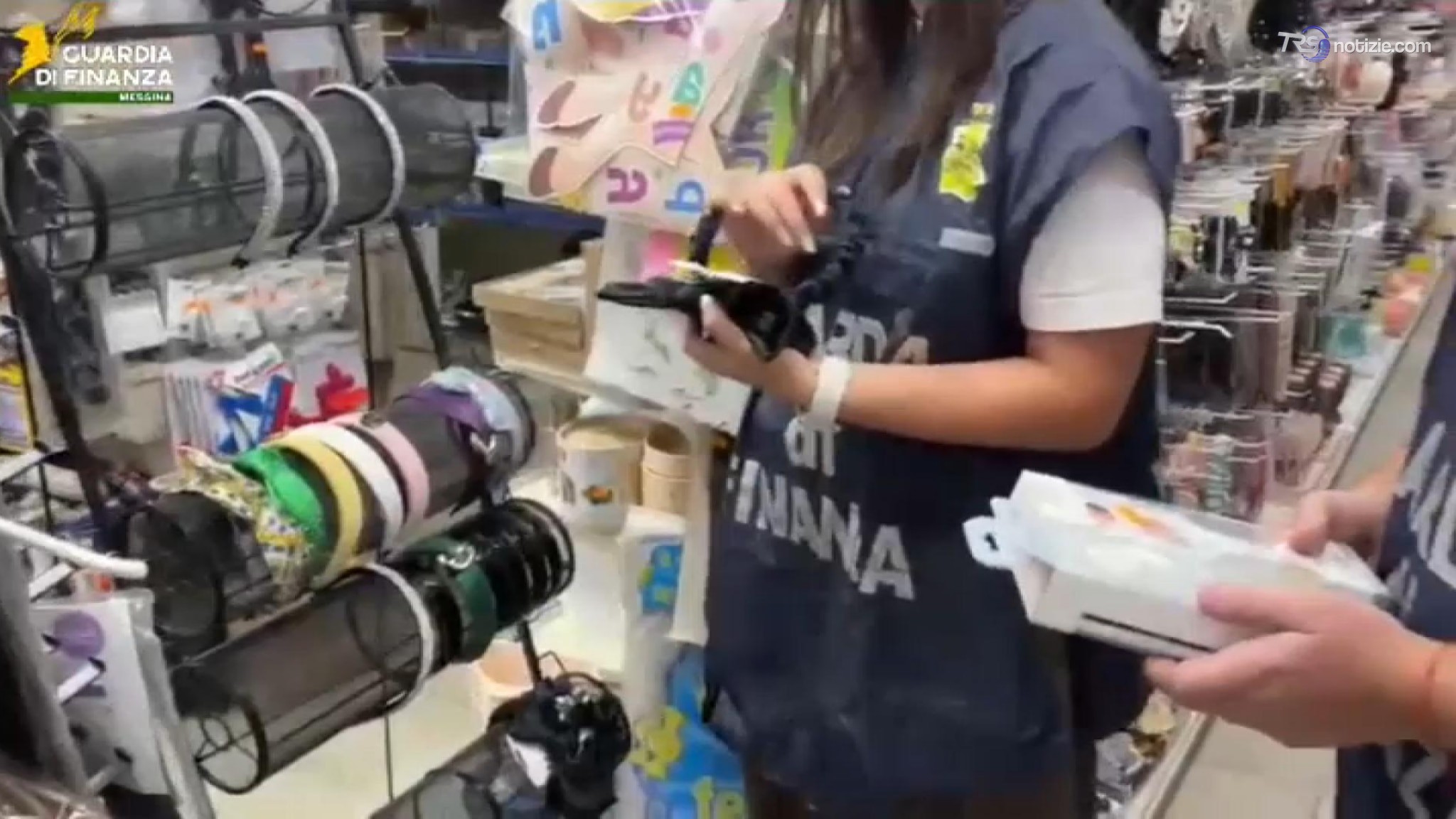 Lavoratori in nero e prodotti non a norma: Barcellona, sanzione e denuncia per un imprenditore
