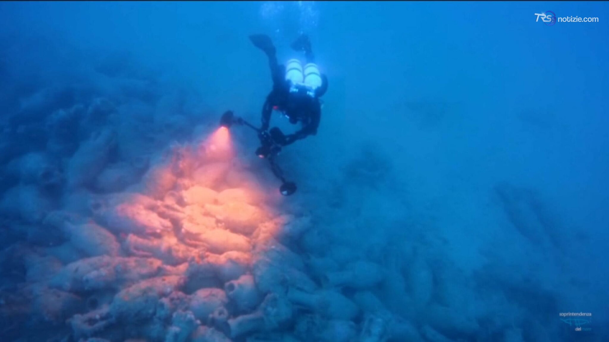 Ventimila leghe sotto Lipari: l'archeologia subacquea svela 3.900 anni di storia