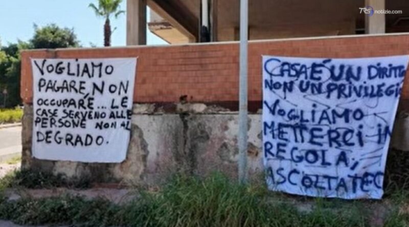 Sgomberi giudiziari, la protesta degli occupanti alloggi popolari a Gela