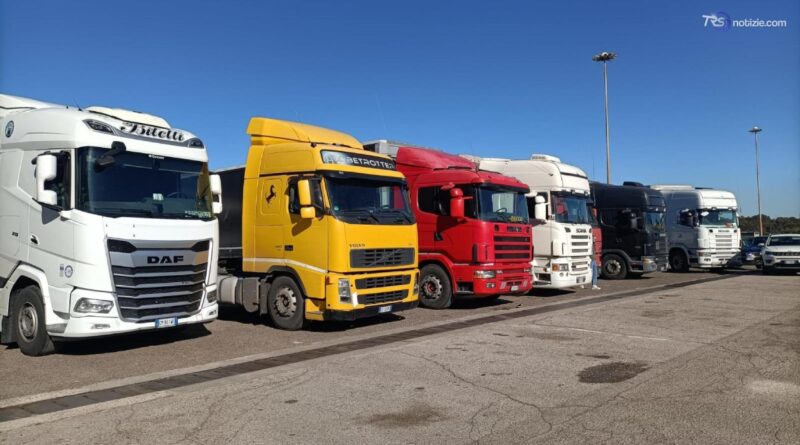 Trasportatori siciliani "su caro gasolio pazienza finita faremo blocco"