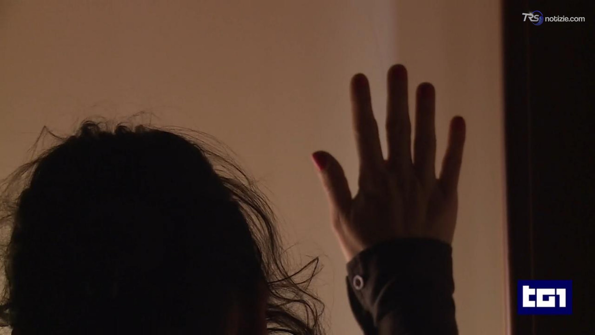 Istat, violenza sessuale prima dei 16 anni per 1,7 milioni di donne