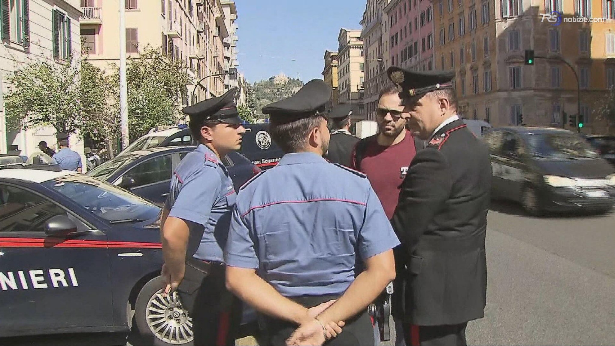 Caccia al cecchino: tradito dall’armeria, confessa il 50enne che terrorizzava il quartiere