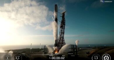 Decolla la missione segreta di SpaceX: il Falcon 9 torna a terra dopo il lancio