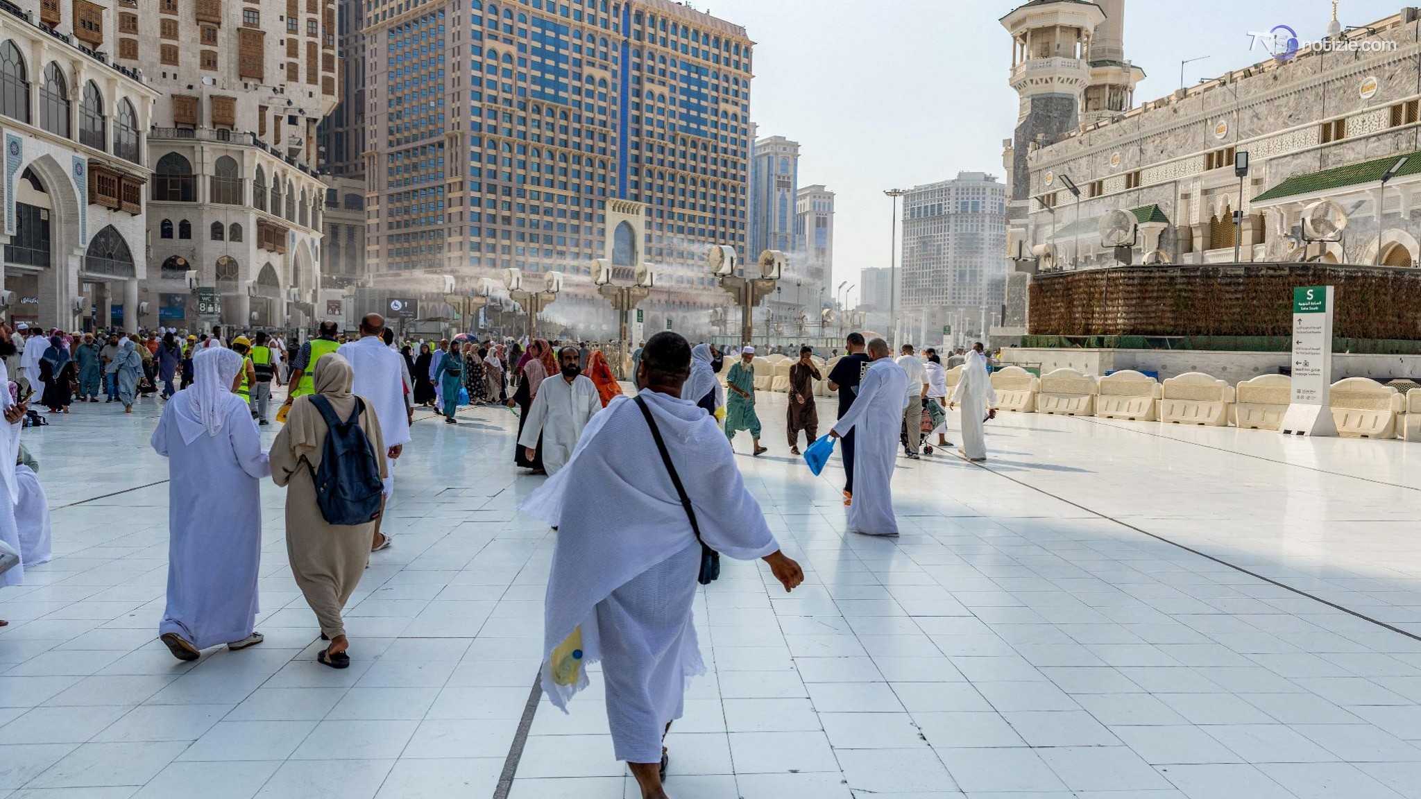 Drone verso Mecca, un morto e 2 feriti