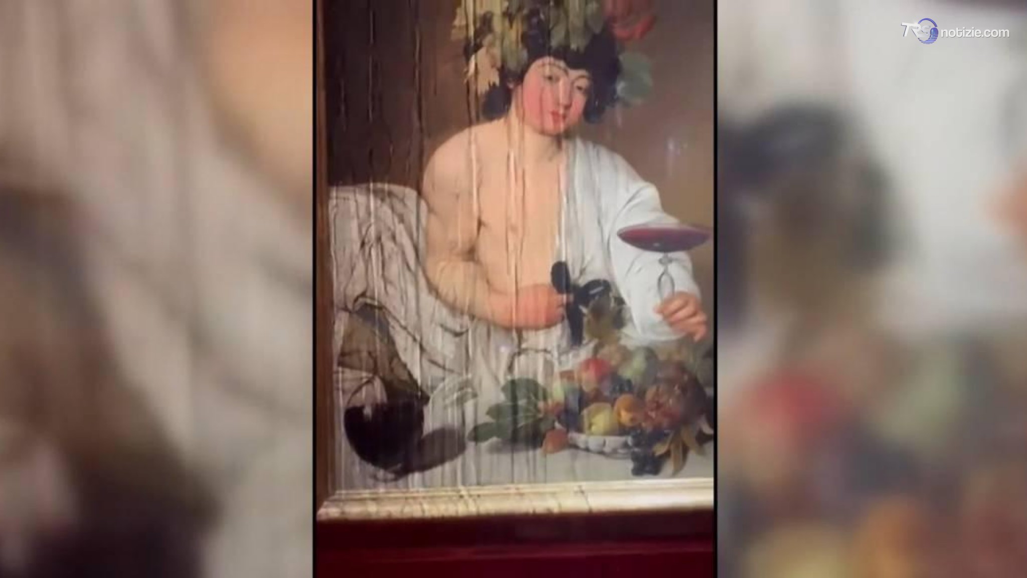 Nubifragi e danni tra Toscana e Liguria: acqua agli Uffizi bagna teca del Bacco di Caravaggio