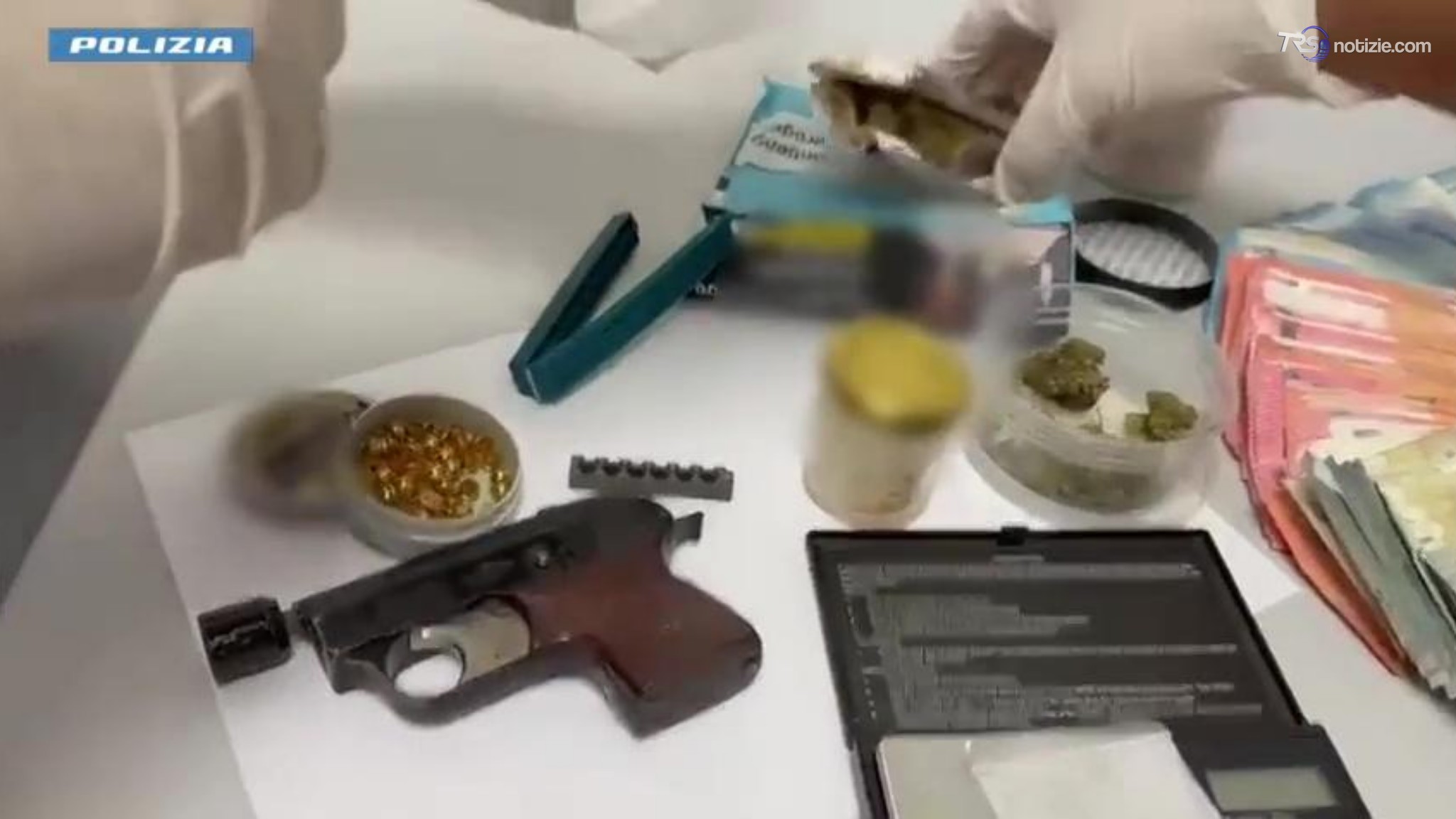 Le "Ghost guns" rinvenute dalla Polizia nel laboratorio clandestino a Catania