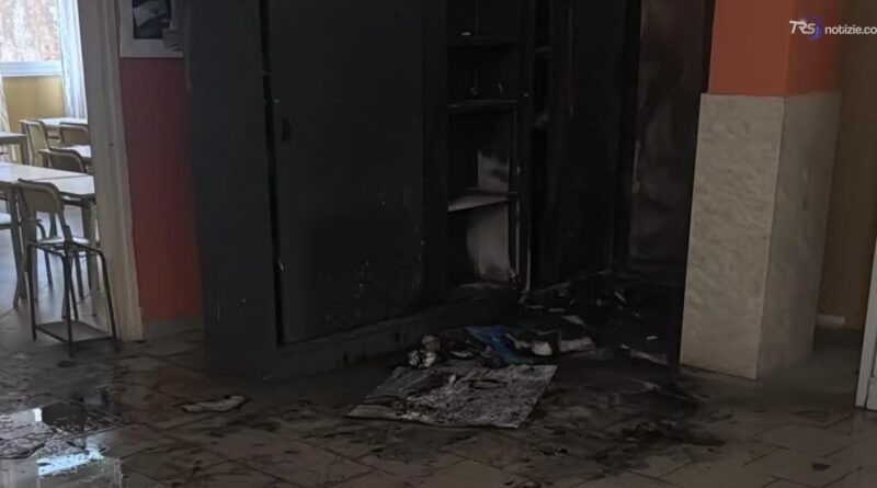 Gela, riapre la scuola Capuana dopo l'incendio appiccato da un gruppo di ragazzini