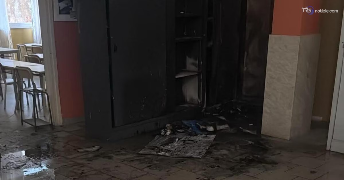 Gela, riapre la scuola Capuana dopo l'incendio appiccato da un gruppo di ragazzini