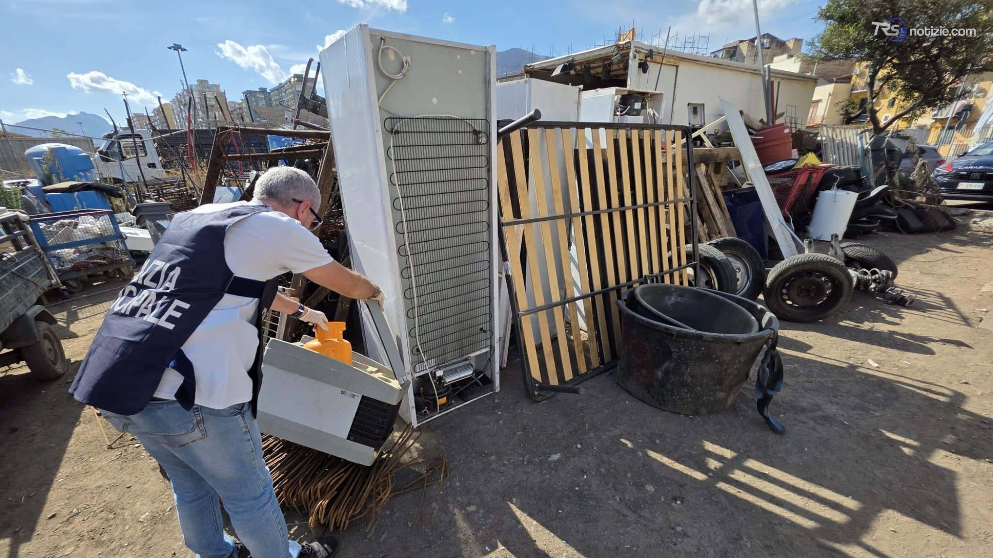 Palermo, sequestrata piccola terra dei fuochi in città: rifiuti speciali e potenzialmente nocivi