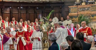 Napoli, si ripete il miracolo di san Gennaro: il sangue si è sciolto